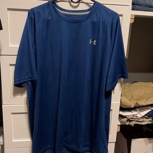 Men’s XXL UNDER armour t shirt